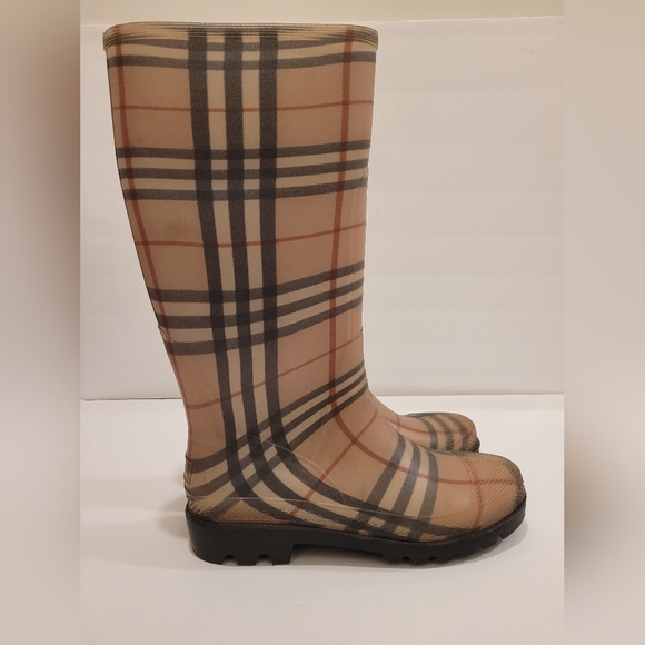 BURBERRY Rubber Plaid Print Rain Boots, size 41 - Picture 5 of 9